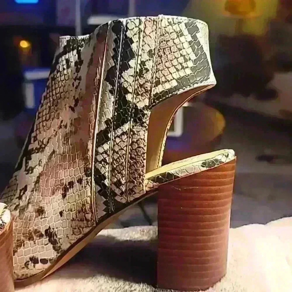 Vince Camuto sandal bootie sz 10 - Picture 5 of 6